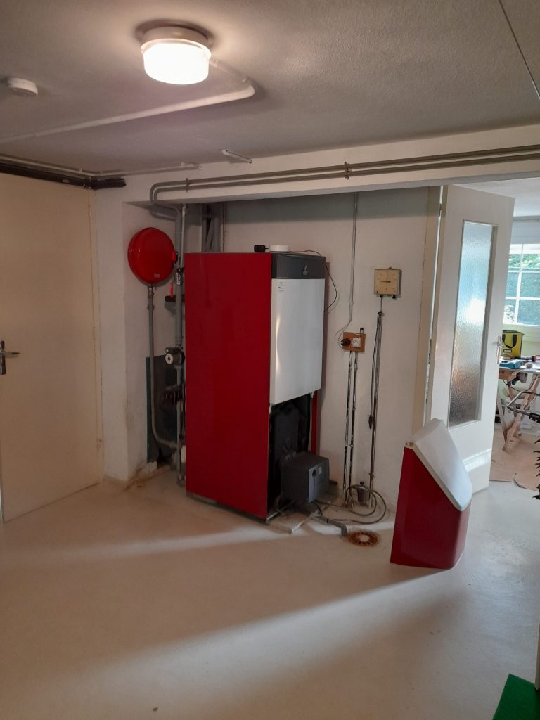 Installation pompe à chaleur air-eau Atéo Energies Beyet Pierre